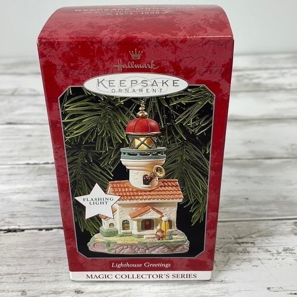 HALLMARK magic LIGHTHOUSE CHRISTMAS ORNAMENT 1998